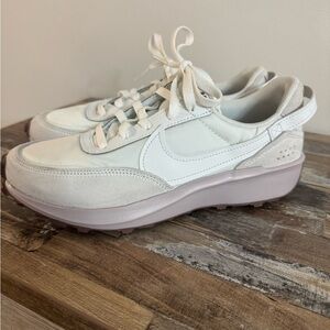Women’s 8.5 Nike 1972